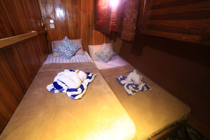 Twin Cabin