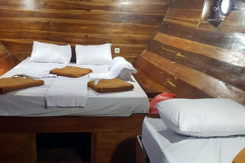 Main Deck Cabin - Arumi