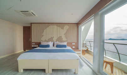 Golden Suites - Upper Deck