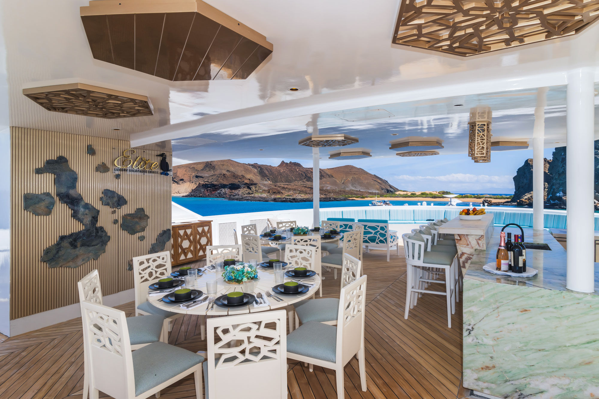 Buitenrestaurant - Elite Galapagos