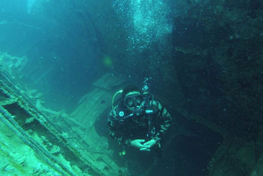 Wreck diving