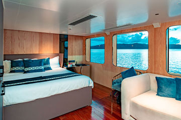 Upper Deck - Master Seaview Cabins