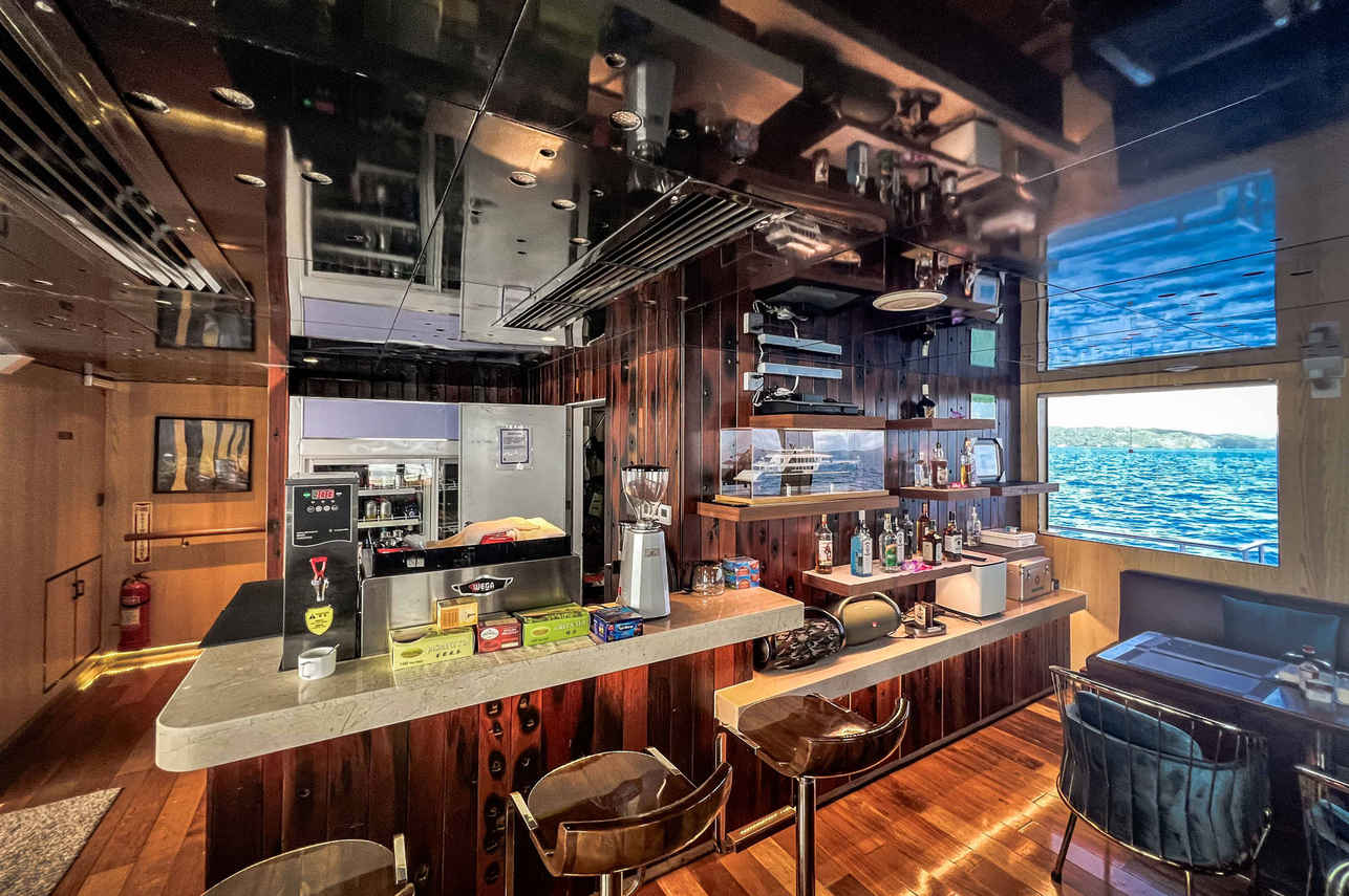 Restaurant - Black Pearl