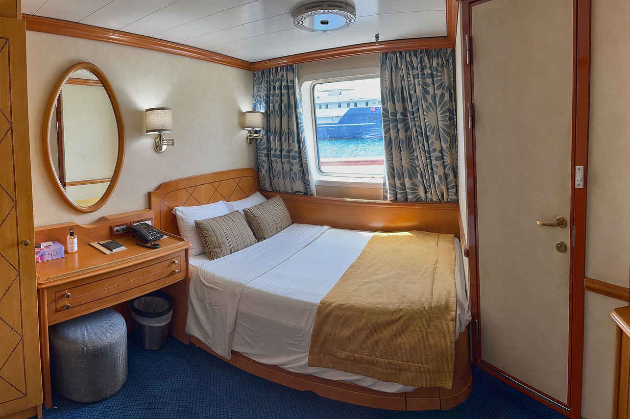 Main Deck Cabin - Panorama II