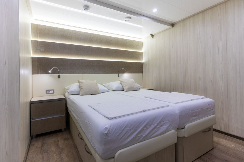 Lower Deck Cabin - Cristal