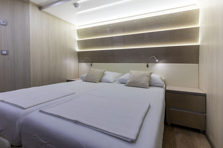 Lower Deck Cabin - Cristal