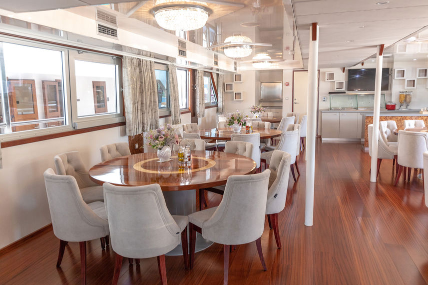 Dining Room - Cristal