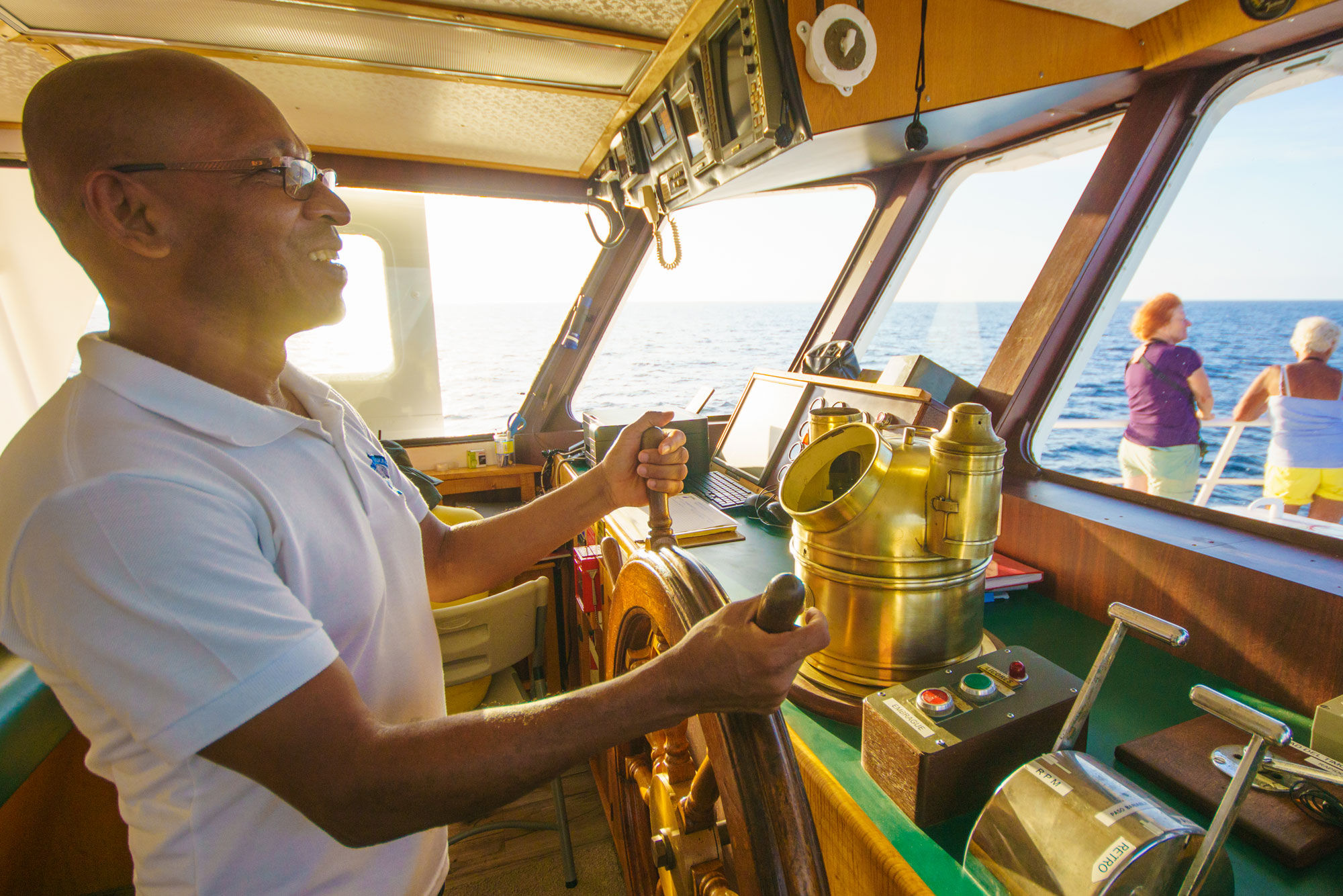 Barre de navigation - Cachalote Explorer