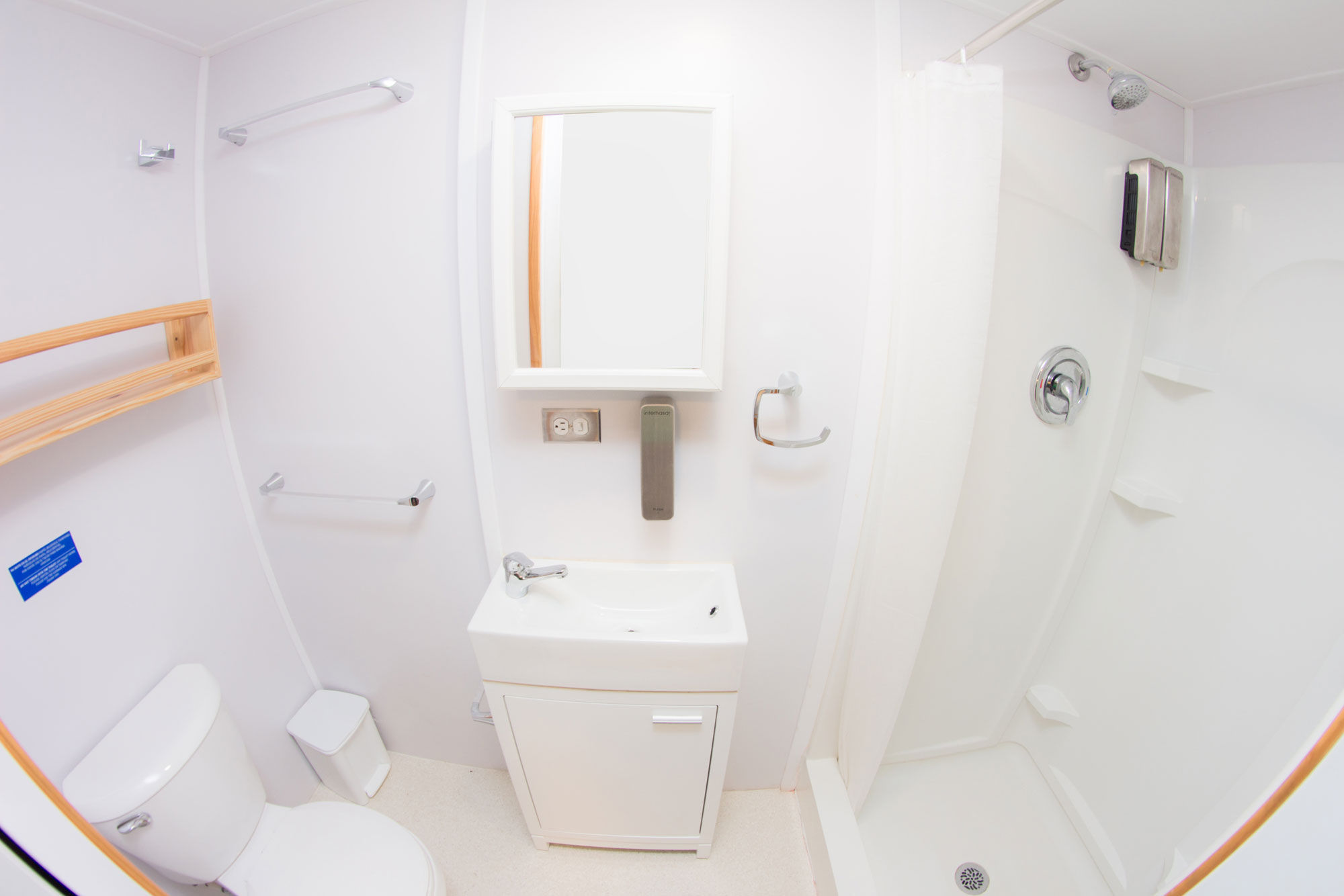 #en-suitebathroom - Cachalote Explorer
