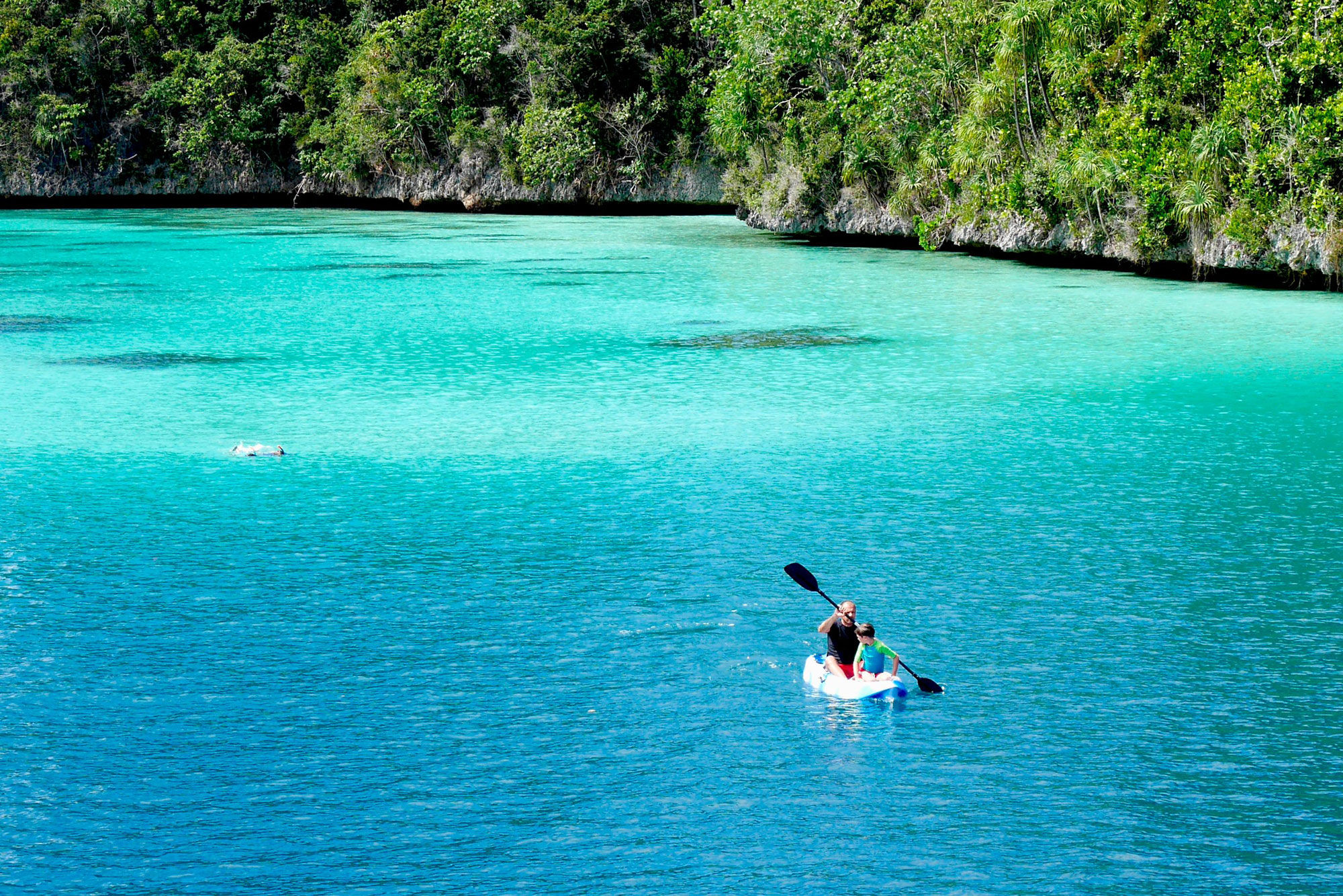 Kayaks an Board - Jakare