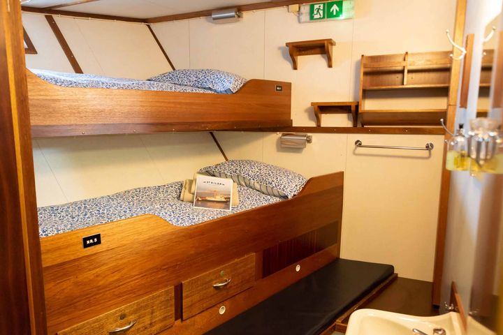 Twin Semi En-suite Cabins