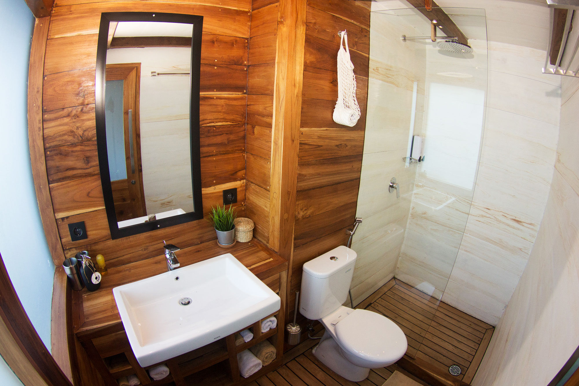 En-Suite bathrooms - Fenides