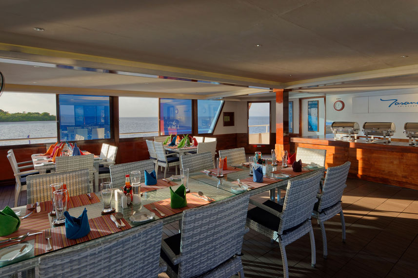 Restaurant - Yasawa Princess