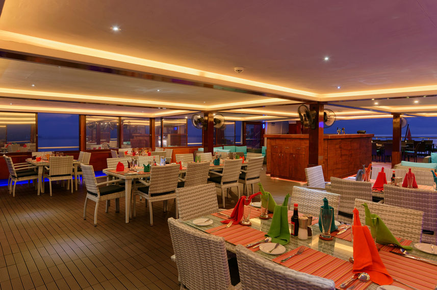 Restaurant - Yasawa Princess