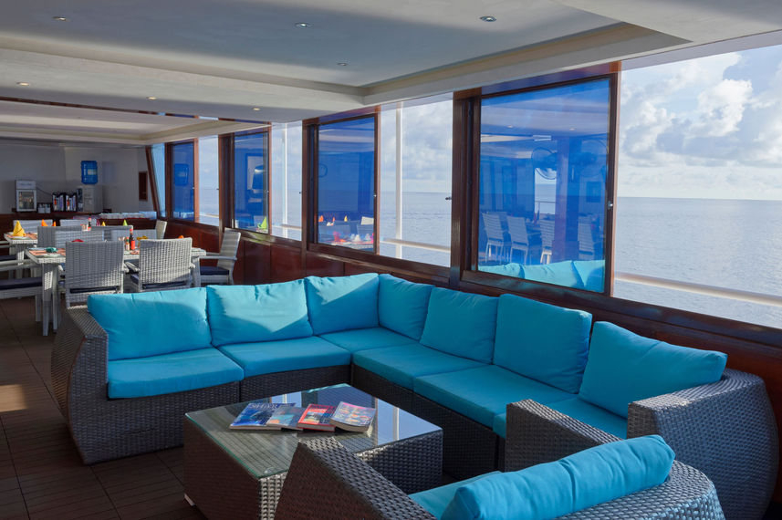 Indoor salon - Yasawa Princess