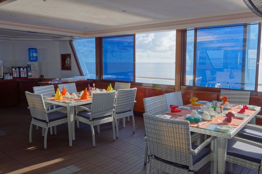 Restaurant - Yasawa Princess