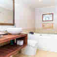 Junior Suite En Suite bathroom