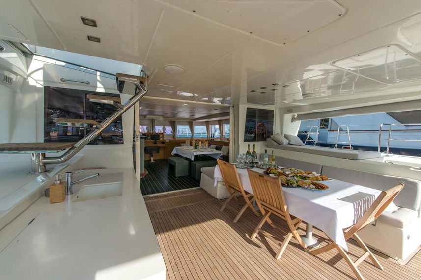 Outdoor Dining - Primetime