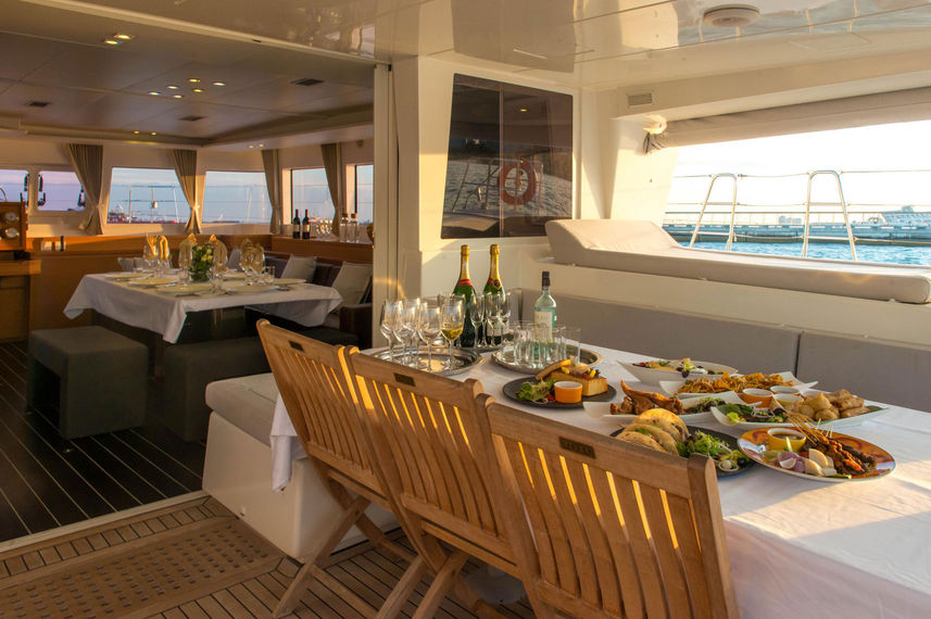 Outdoor Dining - Primetime