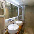 #en-suitebathroom - Bella
