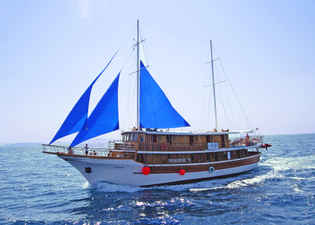 Katarina Line Traditional En-Suite