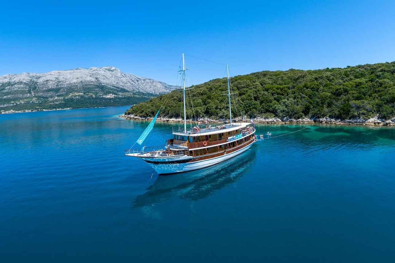 Katarina Line Traditional En-Suite