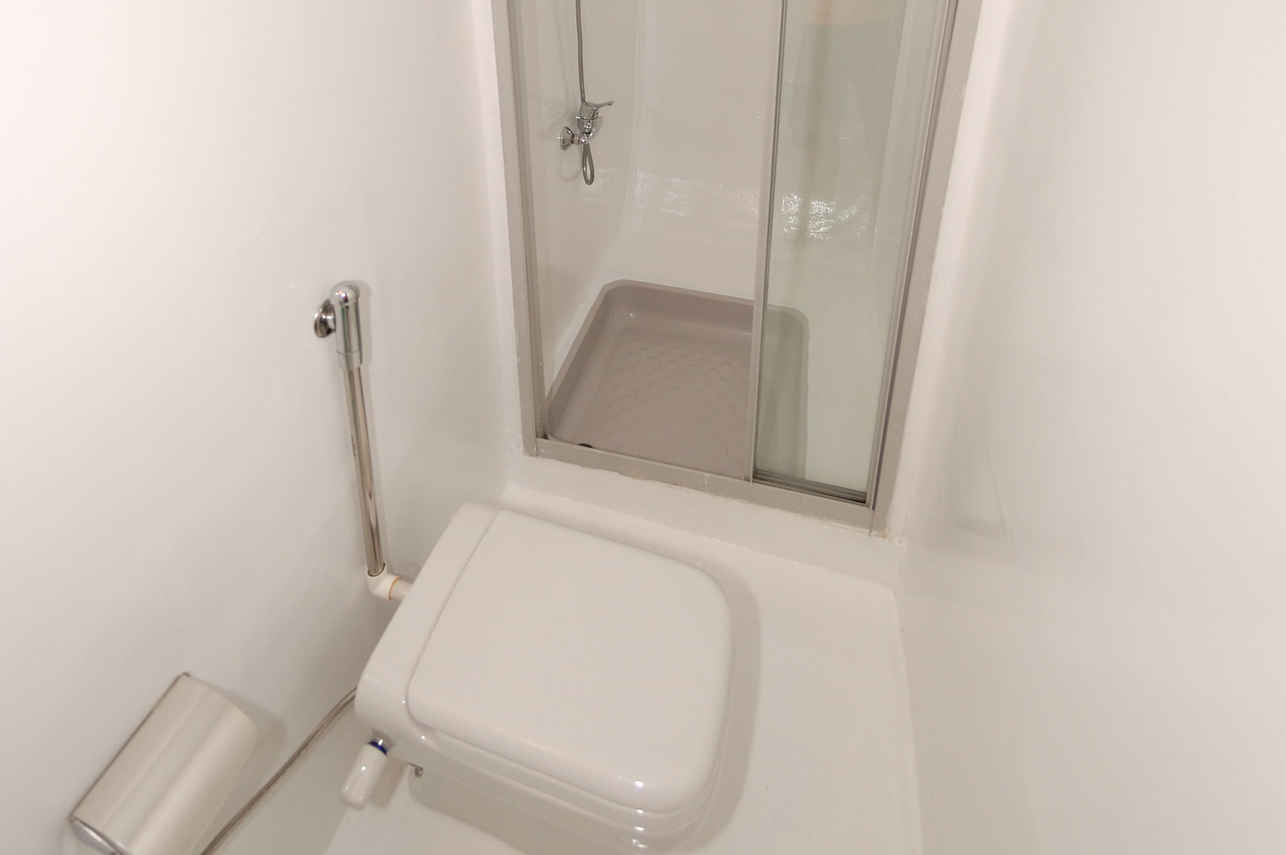 En-Suite bathrooms - Lighthouse Miracle 1