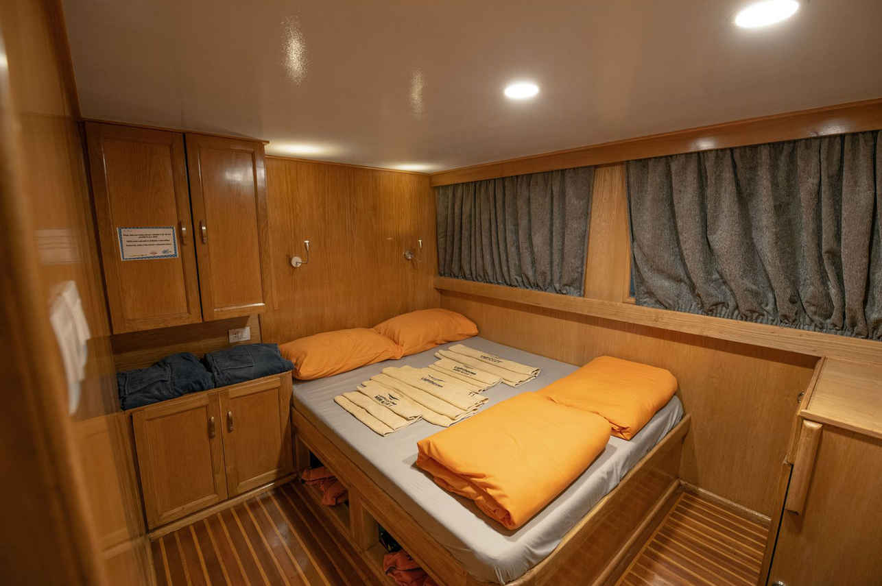 Double Cabin - Lighthouse Miracle 1