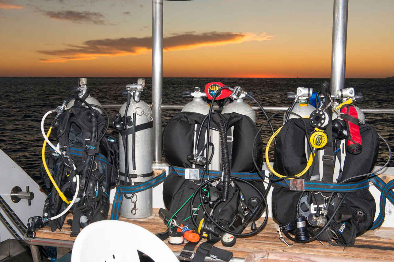 Dive deck - Lighthouse Miracle 1