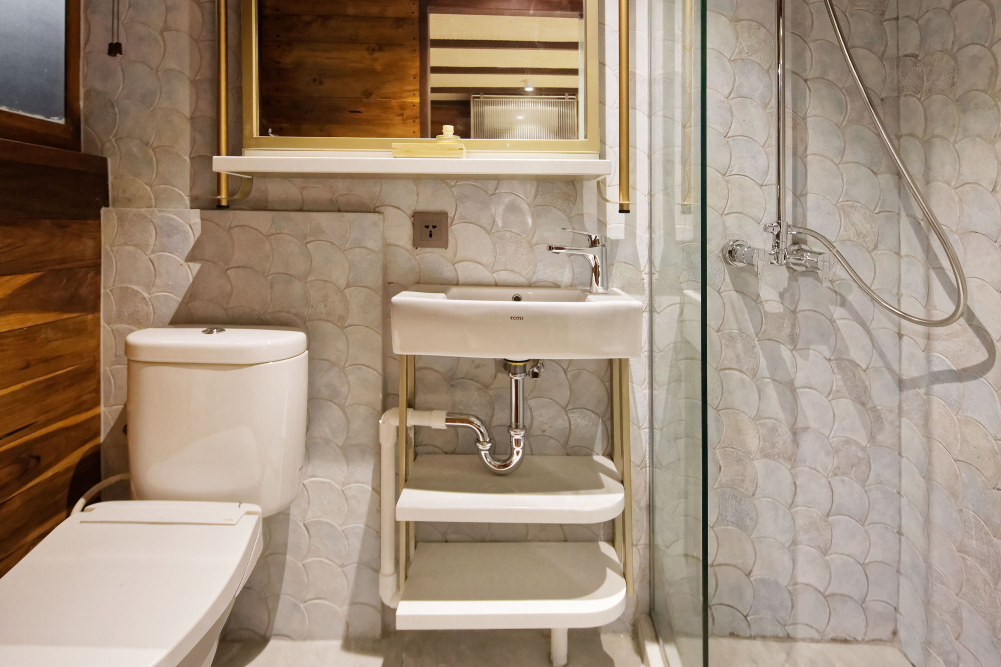 En-Suite bathrooms - Amaya Explorer