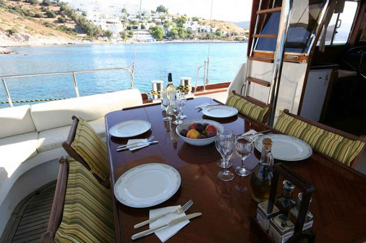 Comedor al Aire Libre - Charisma