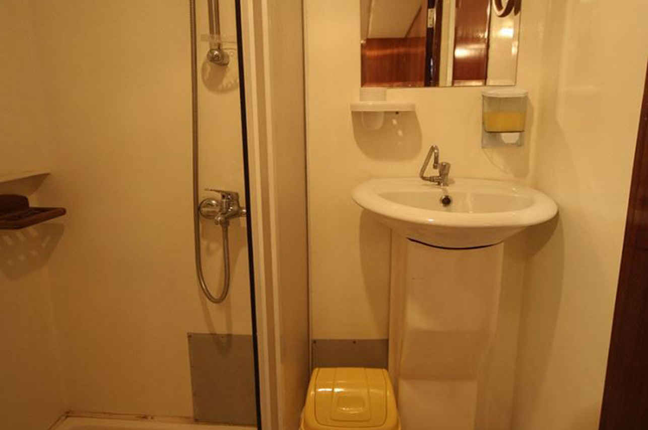 #en-suitebathroom - Charisma