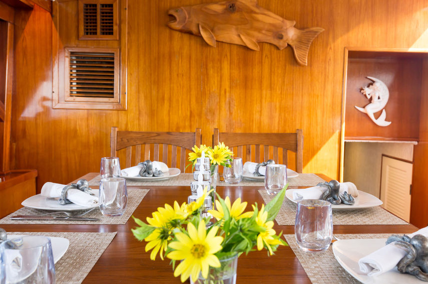 Sala de Jantar - Lady of the Sea Adventures