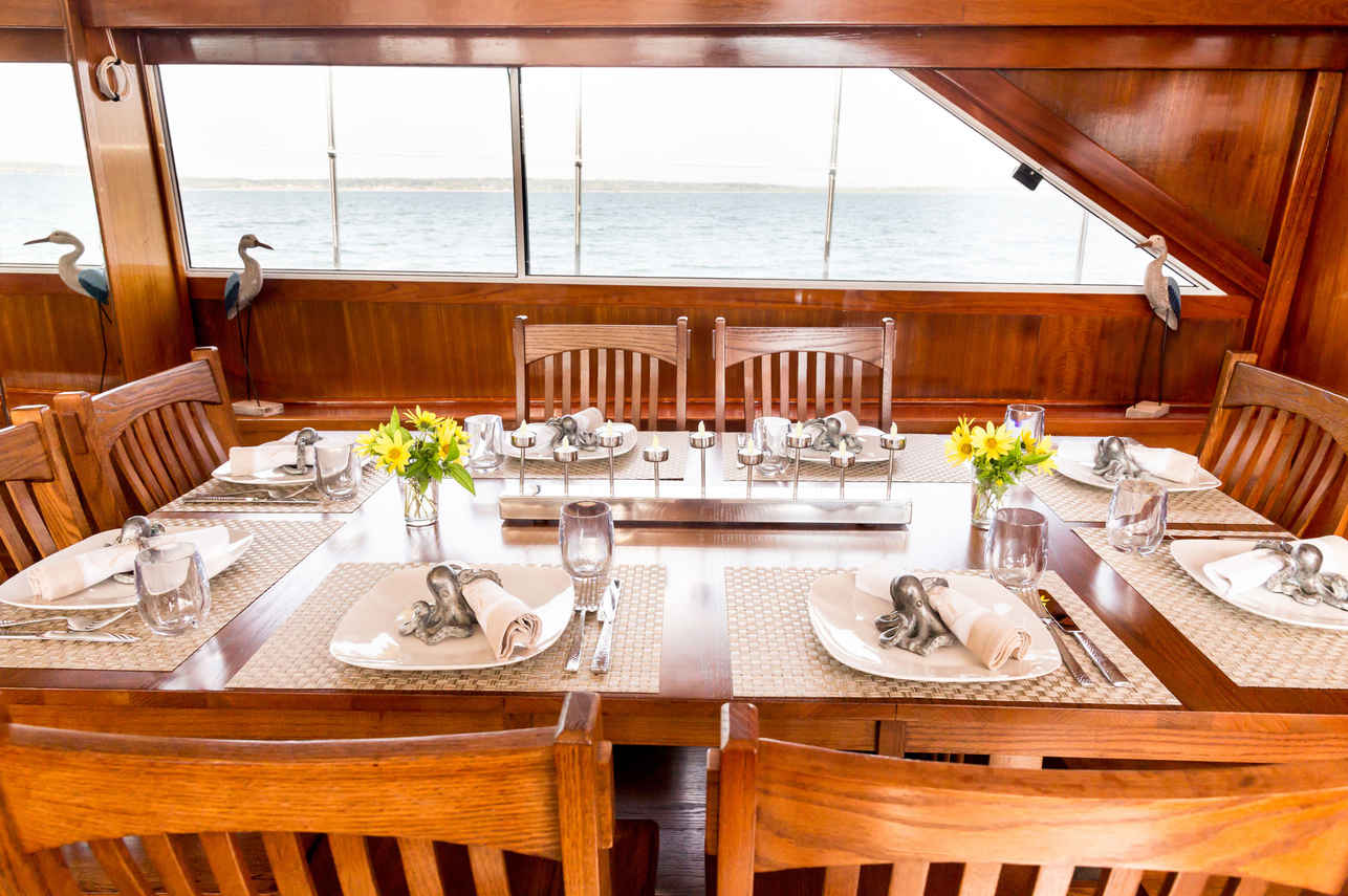 Sala de Jantar - Lady of the Sea Adventures