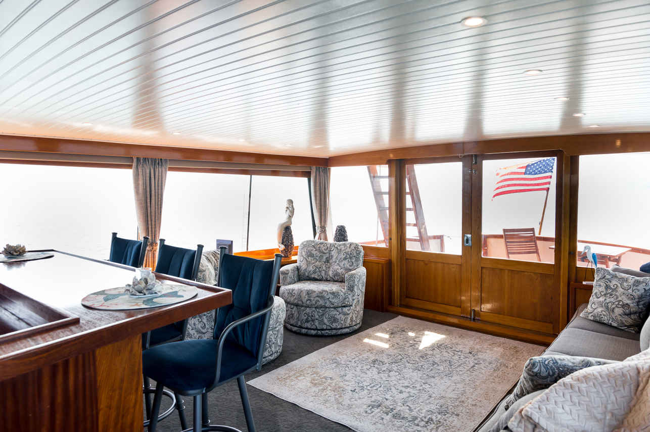 Indoor-Salon - Lady of the Sea Adventures