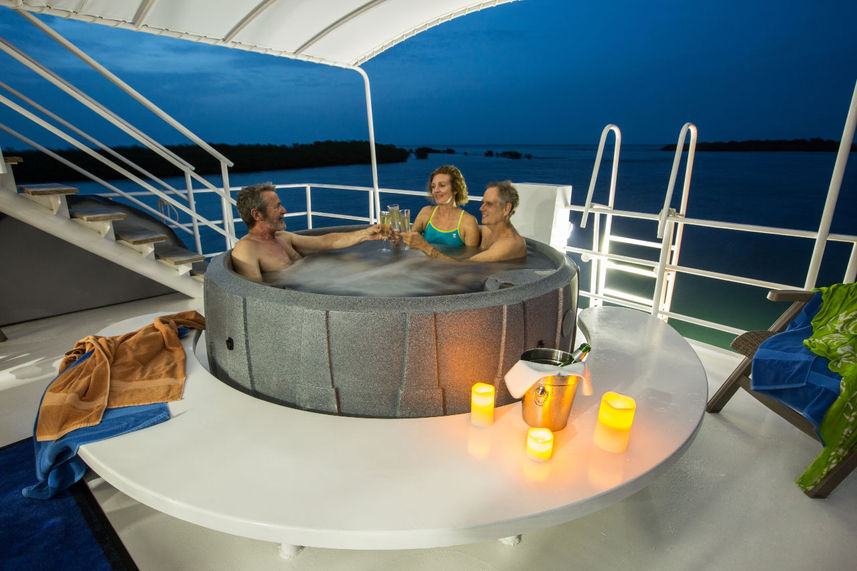 Hot Tub - Jardines Avalon Fleet 1