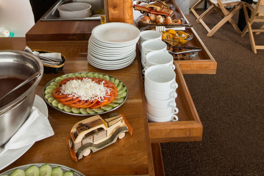 Buffet Area - Jardines Avalon Fleet 1