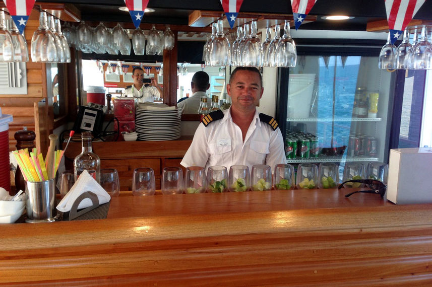 Area bar - Jardines Avalon Fleet 1