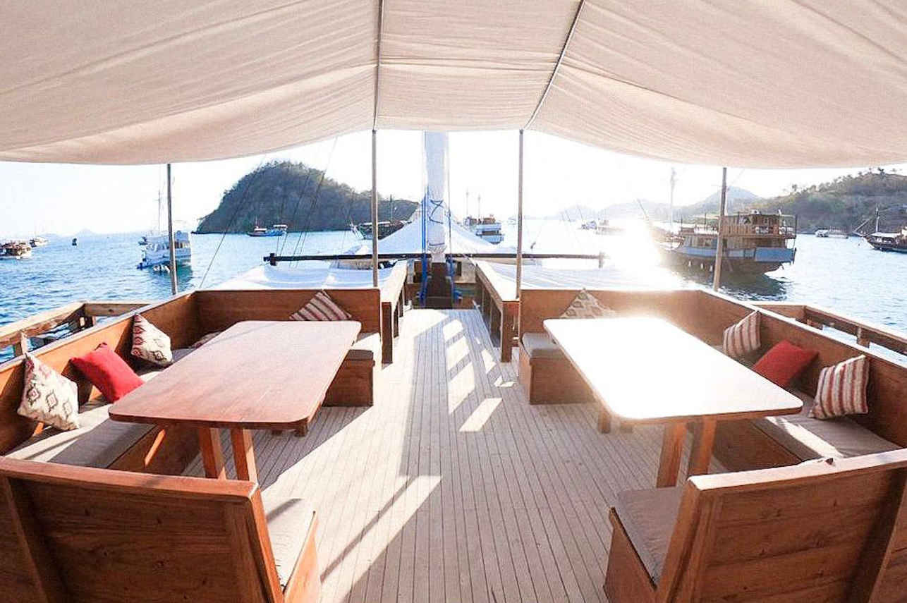 Outdoor Lounge - Taka Explorer