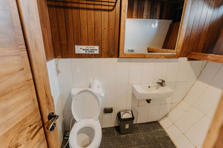 Triple Cabin Bathroom