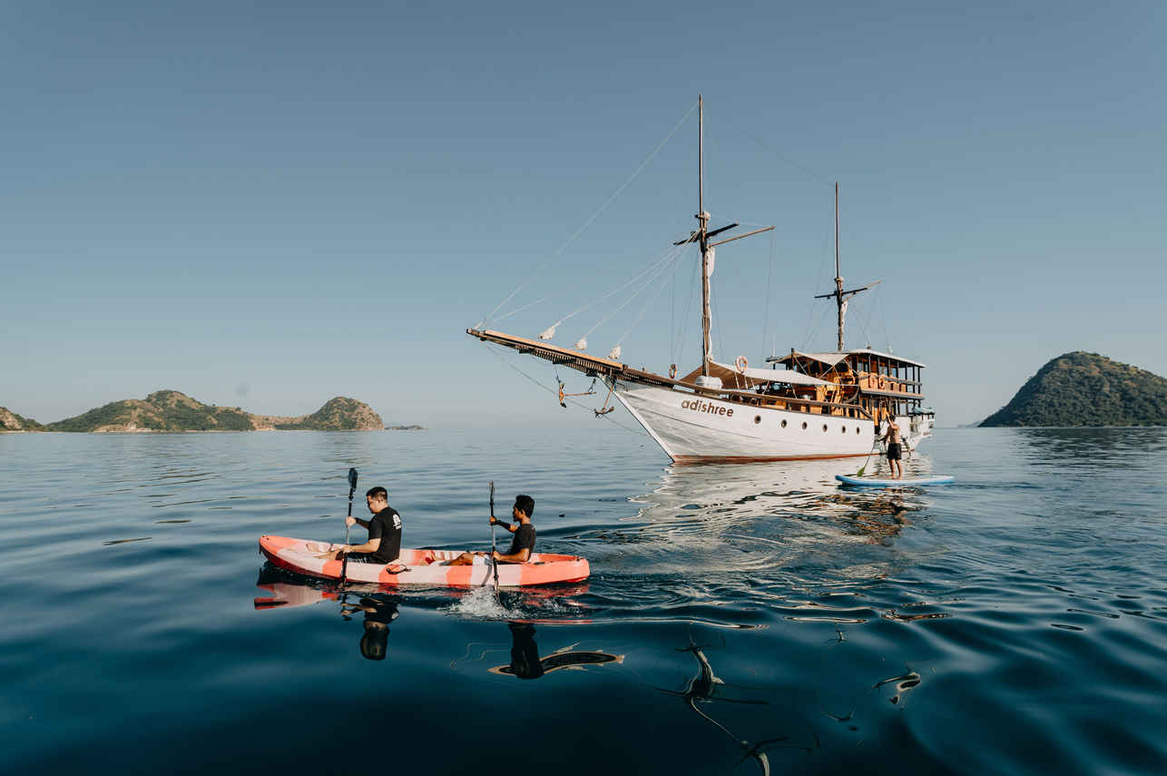 Kayak di bordo - Adishree