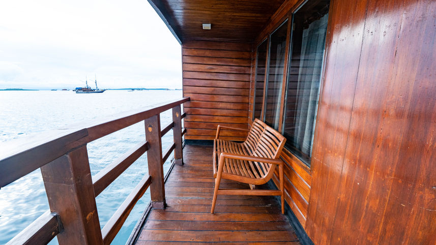 Main Deck Cabin - Neomi