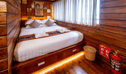 Upper Deck Double Cabin