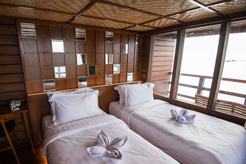 Upper Deck Double Cabin