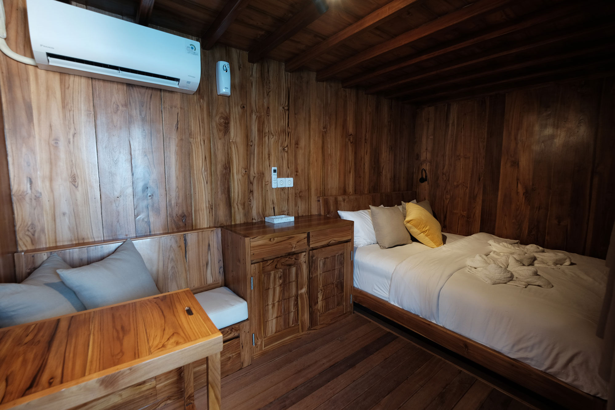 liveaboards komodo