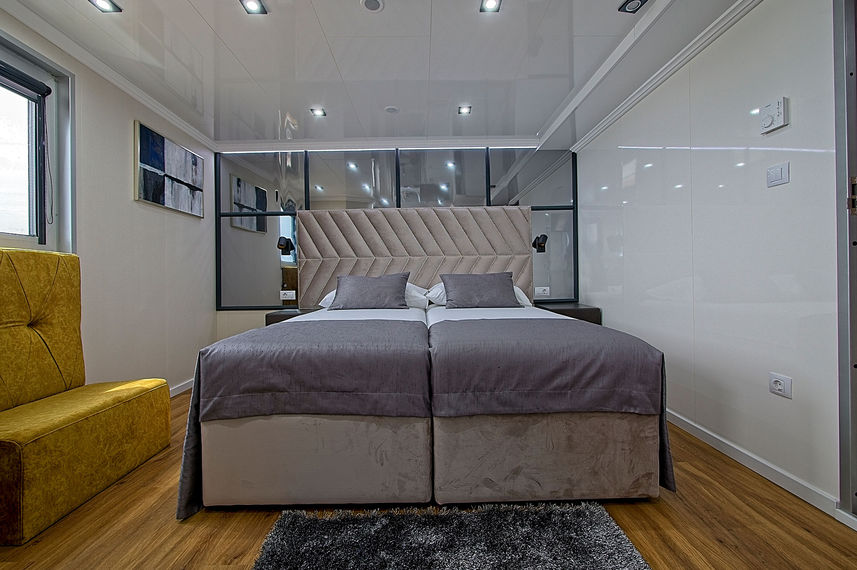 Double Cabin - Premier