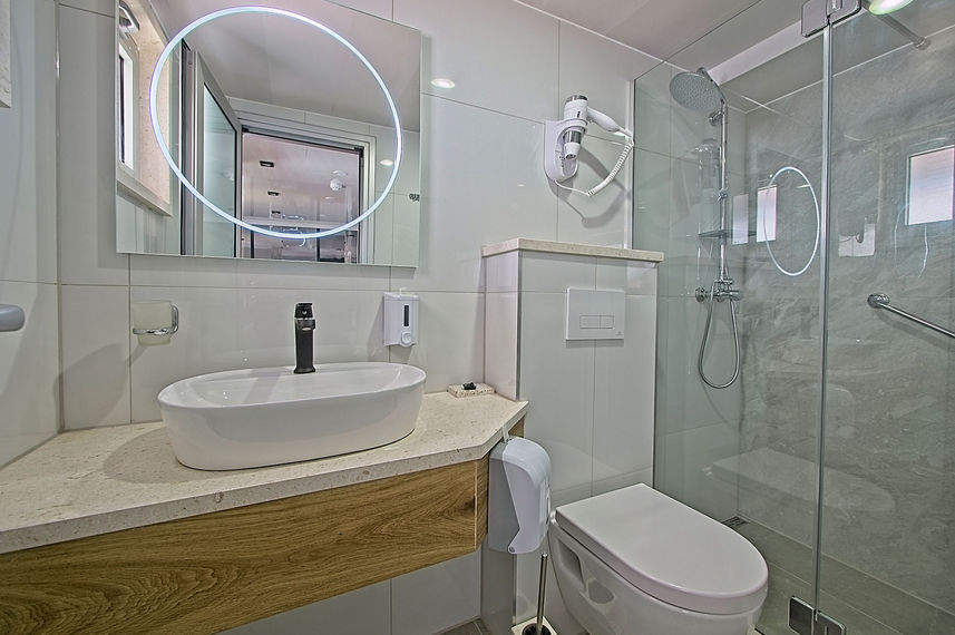 #en-suitebathroom - Premier