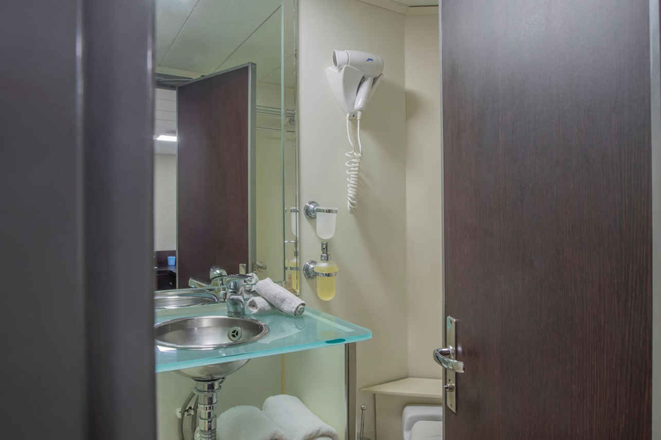 #en-suitebathrooms  - Harmony V