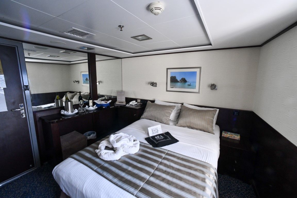 Main Deck Cabin - Harmony V