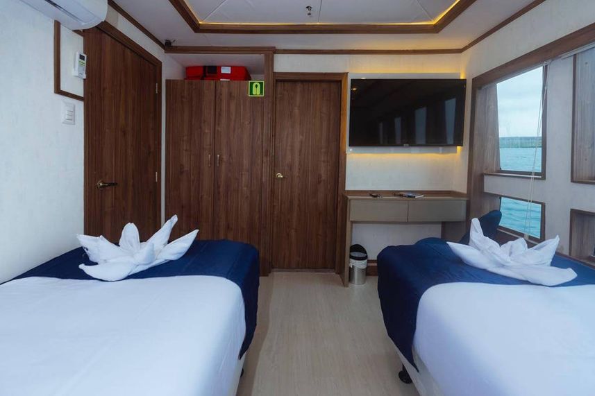 Main Deck Cabin - Tiburon Explorer